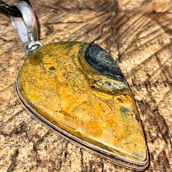 Bumblebee Jasper Pendant 2 1/4” - Picture 3 of 8